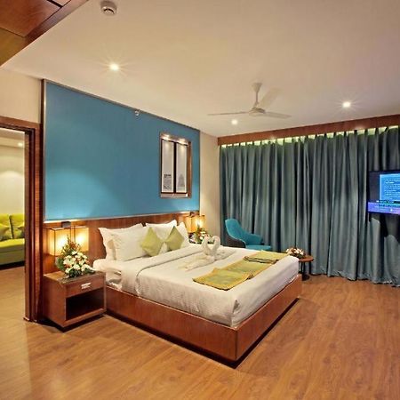 Hotel Ceasar Palace Thodupuzha Ngoại thất bức ảnh