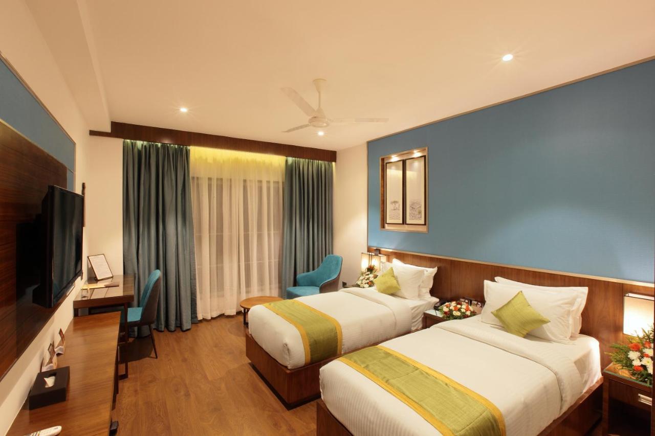 Hotel Ceasar Palace Thodupuzha Ngoại thất bức ảnh